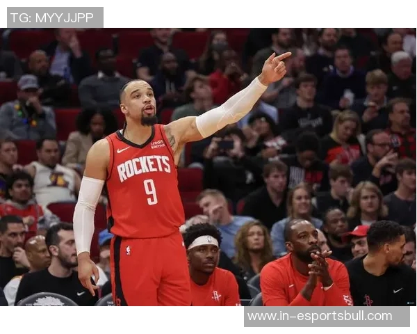 社会我龙哥狄龙半场表现出色三分球精准助力球队取胜 社会我龙哥狄龙半场表现出色三分球精准助力球队取胜