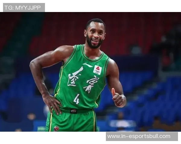 前辽宁三冠外援弗格正式加盟上海队开启新篇章